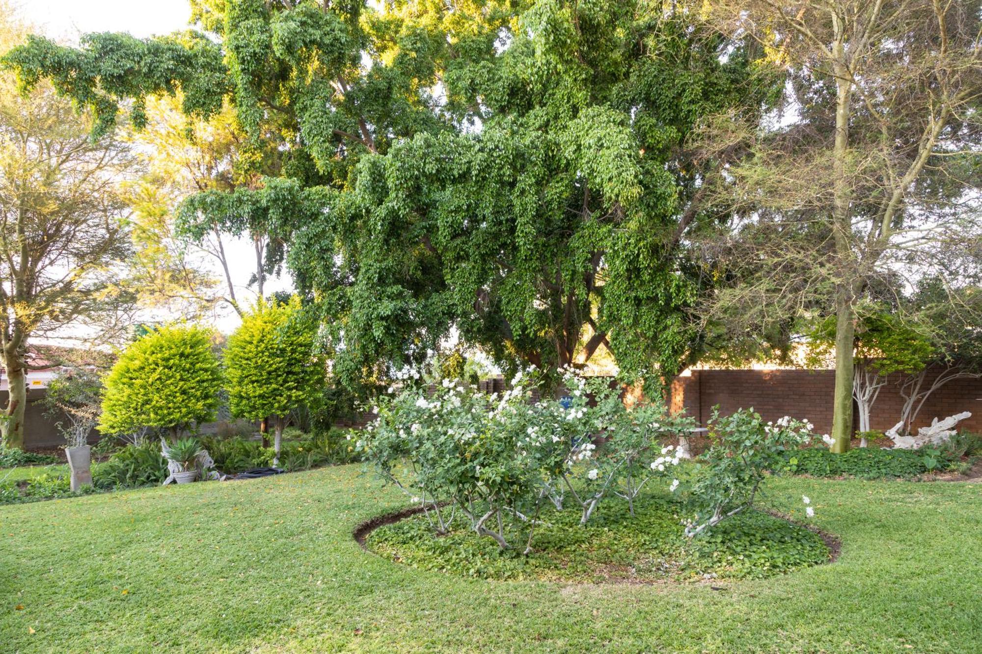 Hh 820 Accomodation Grootfontein Eksteriør bilde